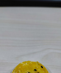 买到美味的蛋黄酥,入口即化,一口气吃3个也不觉得腻