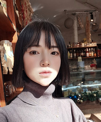 显高穿这件毛衣+裤子,腰以下全是腿