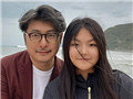 王岳伦离婚后父女合照