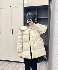 敞开扣上都很好看的羽绒服,海军领有点小特别