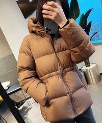 强烈安利!!吃土都要买的一款羽绒服,很轻很热火,关键还不贵!