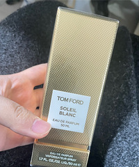 晒晒才入的一瓶香水,甜甜的椰奶香味