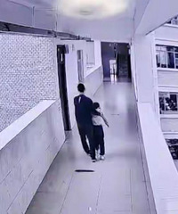 9岁女童被同学撞倒死亡,父亲:她生前说原谅同学