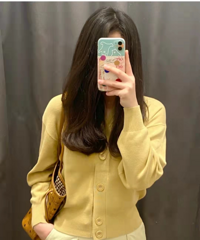 姜黄色的针织开衫,果然是温柔似水的小女人气质
