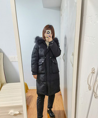 买到款式不挑人的羽绒服,不仅保暖好看,妈妈穿也很合适