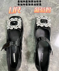 闪钻方扣玛丽珍单鞋大PK!葡萄妈 vs UR