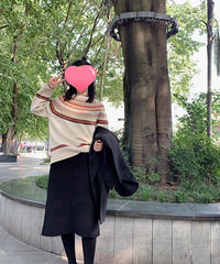 这款毛衣文艺范儿十足,冬季选搭,轻松出街