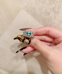 最近买的戒指太香了!祖母绿和白钻又美又便宜,你猜猜多少钱