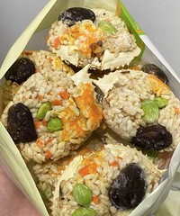 我宣布年夜饭桌上一定要有这个!朋友安利的蟹黄糯米饭真的好吃