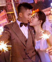在我重庆,拍婚纱照,那一定是要拍夜景的撒!!
