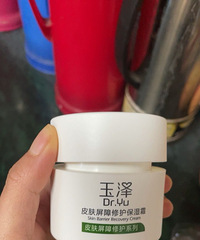 姐妹们请给我安利好用的国货面霜,逛了一圈不知道买啥