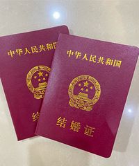 这是一个关于一见钟情的故事,还有不到100小时就办婚礼啦!