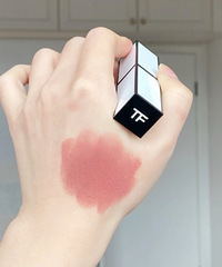 TF��Ʒ���ˣ��ڰ�ƴɫ��ĺ������ʣ��̲趹ɳɫ������