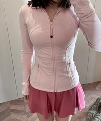 Lululemon的衣服是看起来平平无奇,但是一上身就绝绝子
