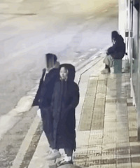 һ�������빫��վײ�Ϻ�Ů�ӵ��¶Է���������