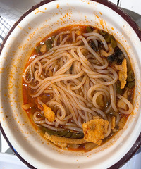 �򿨳������Ϸ۴�����һ�θ㶨����Ե���������