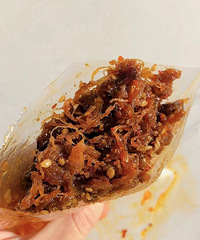 这牛肉丝太绝了,太上头了!好吃到想把袋子舔干净!