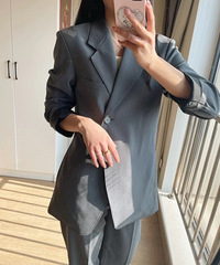 给上班族姐妹们安利一件西装,版型真的太绝了