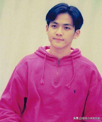 ����ʱ˧����˫������ȴ��ĸ�����ɫ����4λ���ǣ��ÿ�ϧ