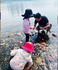 天气热,河边耍沙耍水安排上!