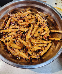 ����һ��ʳ���������ˣ���צ�ֿ�ʼ�ˣ���ͬ��ζ