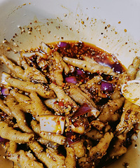 ����һ��ʳ���������ˣ���צ�ֿ�ʼ�ˣ���ͬ��ζ