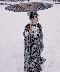 南方妹子 终于拍摄了一套名族雪景