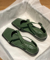 �ٵ�һ˫�ô���СƤЬ������ô��ÿ�