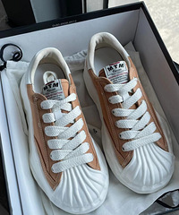 һ�����ݵ�Ь�ӣ���ɫ��ĺ�Ԫ��