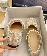 ���е�߼����ڵģ�С�������������Ь