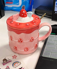 谁能拒绝甜甜的草莓杯