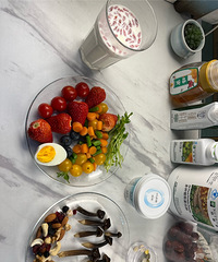 ����һ��ʳ����������������еĽ��ǣ����ڵ��£��簲��