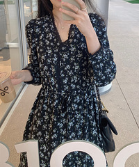 来团点现在能穿的衣服、裙子和裤子吧,质感超棒还不贵