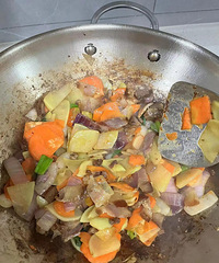 双立人的锅这么差劲吗?烧肉粘肉,烧鱼粘鱼!