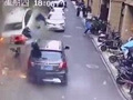 小区发生撞人事件
