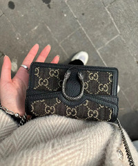 Gucci��ɫ��������mini��ֻ�ܱ����ɰ����ӣ�