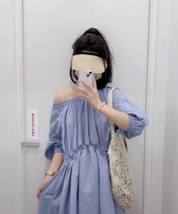 这条春夏日宝藏连衣裙,极简好穿颜色还超显白