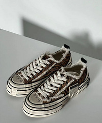 ���������ֿ����ˣ���˫�������෫��Ь����