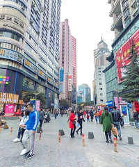 在南坪老步行街逛吃逛吃,找找回忆