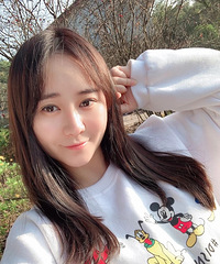 90年161CM的小姐姐征婚,从事政府采购及广告传媒