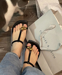 小CK新品,这个拖鞋真的好好看!