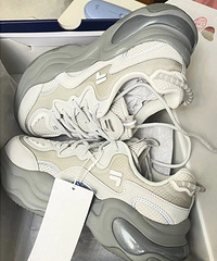 ��˫������ݼ�ֱ̫���ˣ���˫Ь���ᡢ��·Ҳ���