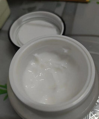 安利一款超好用的平价面霜!很保湿,涂完脸就像鸡蛋一样光滑