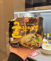 不倒翁这个生蚝拉面巨好吃! 喜欢海鲜味的肯定会很爱