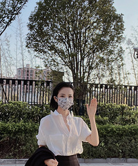 越是基础款的穿搭,面料一定要好,不然就掉价了