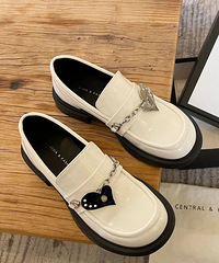 �����ҵ���һ˫������ĵ�Ь�����ҵ�Сȹ��