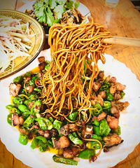 �򿨲���ɳƺ������������ĳ��˹ݣ�