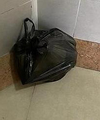 自家门口可以暂时放一下垃圾袋吗?