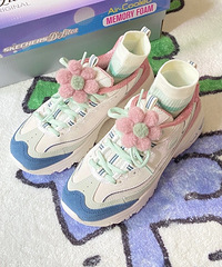 �����ֵİ��ұ������ɫ�˶�Ь��ľ����ӣ��ر��ʺ����յ���ɫ