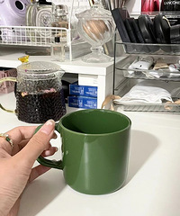 谁能拒绝这样一个翠绿翠绿的杯子呢